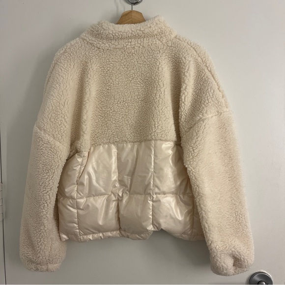 Fabletics Teddy Jacket - Picture 4 of 5